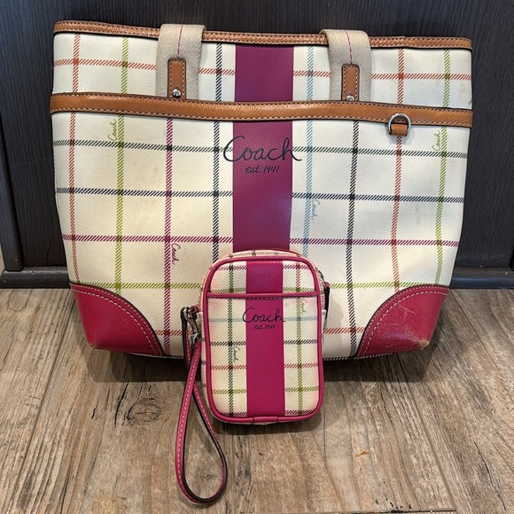 Coach Pink and Cream Plaid Tote Bag with Matching Small Pouch - Picture 3 of 17